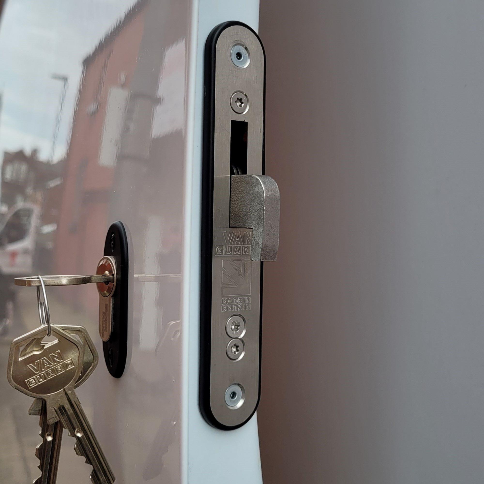 Daken Locks: Affidabilità con Ufo chiusura di sicurezza per furgoni