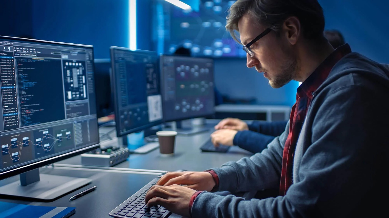 Using Competitive Intelligence to Monitor Industry Benchmarks