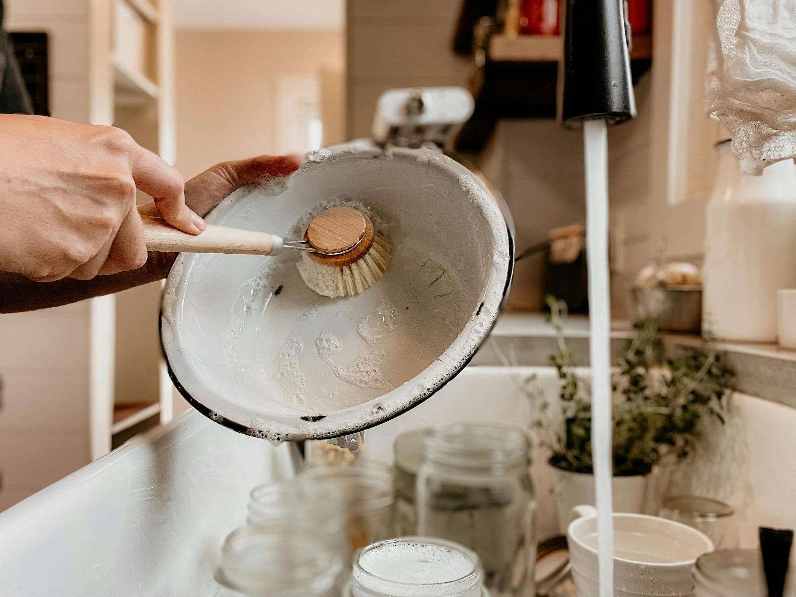 Kitchen Deep Cleaning Dubai That Guarantees Freshness