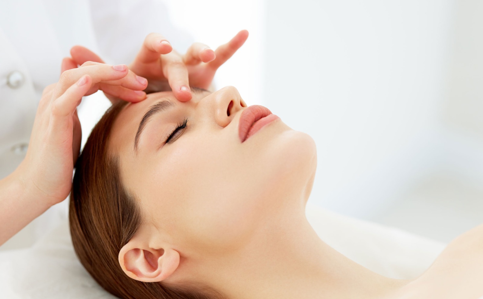 Find the Best Esthetician in Forest Hills for Customized Facials