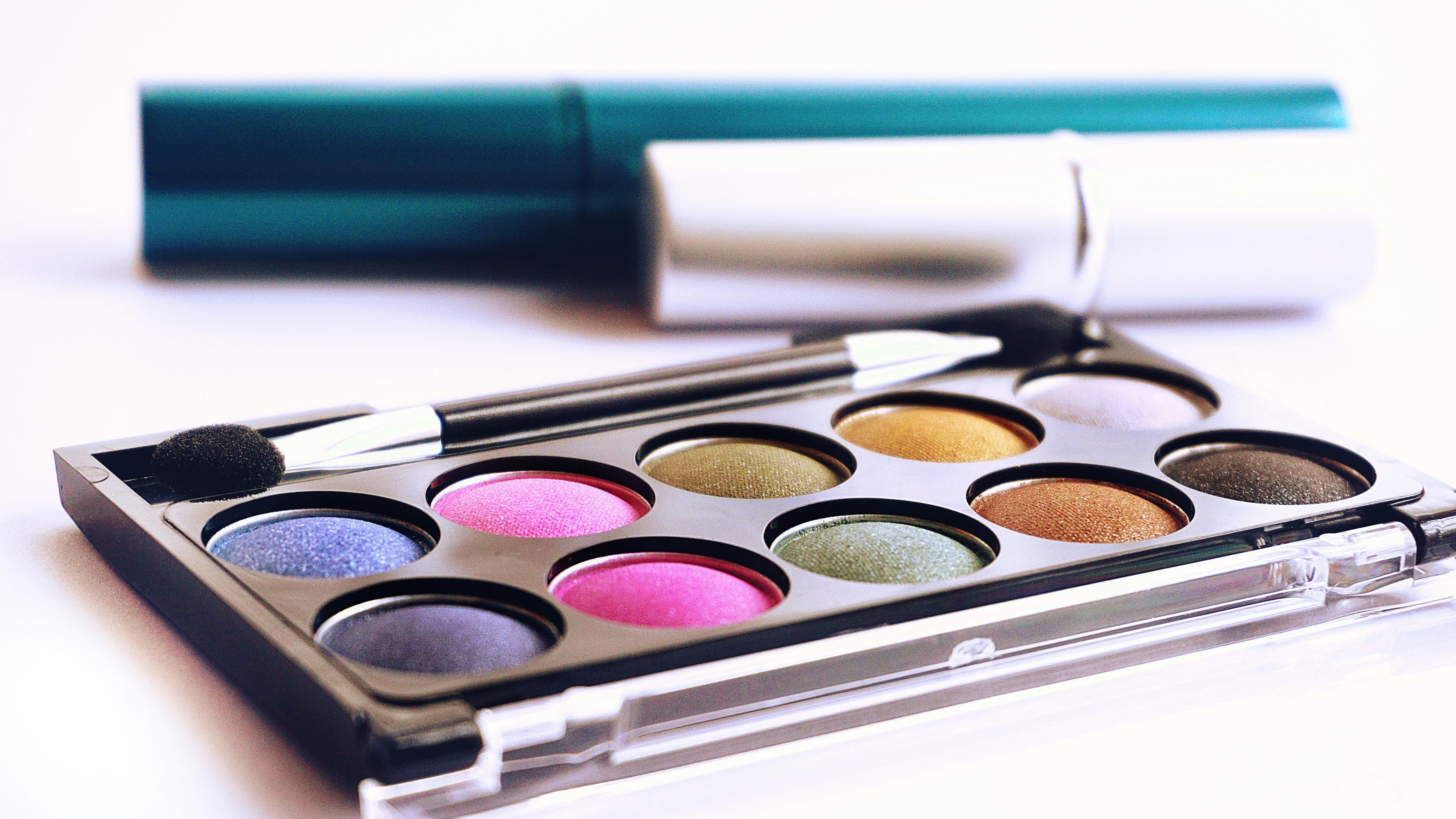 Glitter Eyeshadow Palette with Rich Pigments and Inclusive Shades